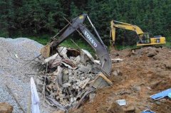 全州采石場挖掘機工作現場