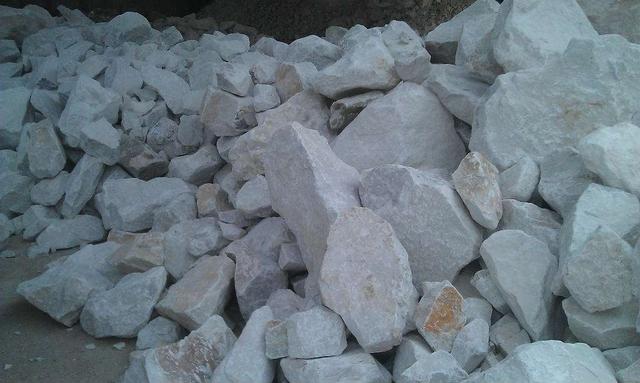 投資一條時產100噸的制砂機生產線需要多少錢？